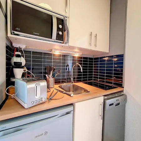 Rénové Aux Pieds Avec Balcon Aux Menuires - Fr-1-344-997